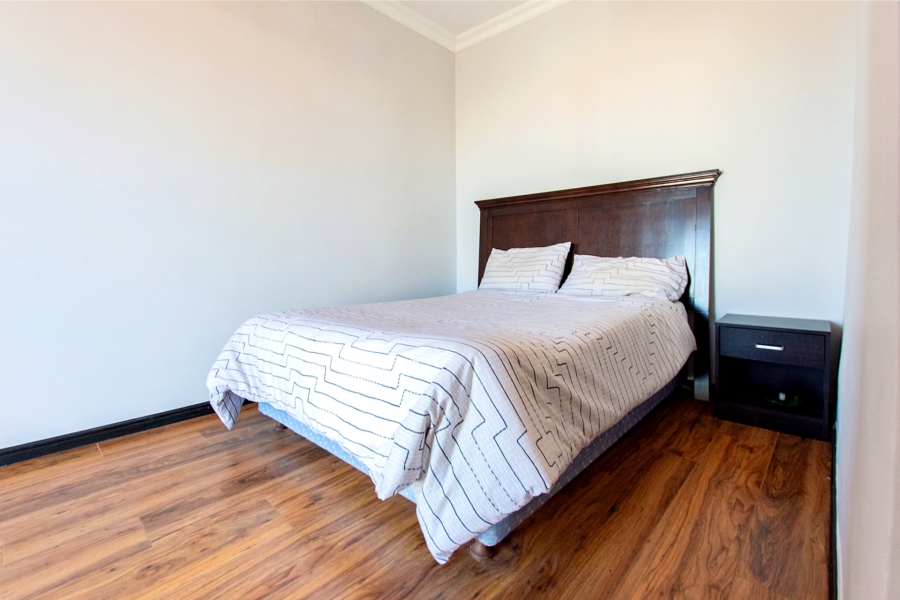 To Let 4 Bedroom Property for Rent in Yzerfontein Western Cape